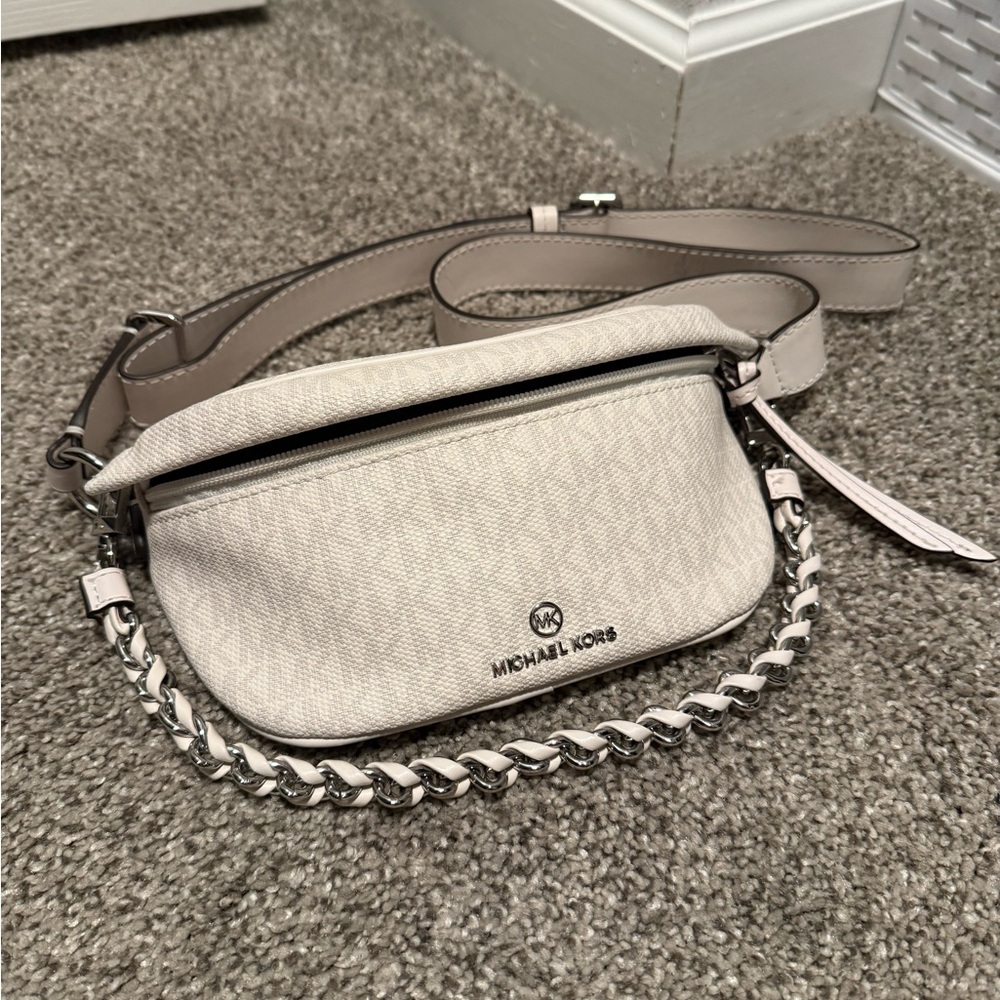 Michael Kors XSmall Slater Sling Pack
